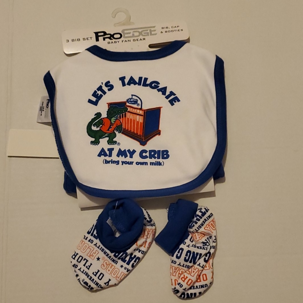 NWT: UF Gators Bib, Cap and Booties Set